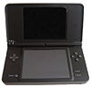Nintendo DSi XL черного цвета.