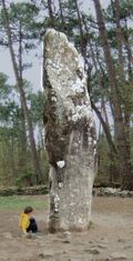 O Géant du Manio, um menhir de 6,5 metros em Carnac, Bretanha.