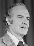 Джордж Макгавърн 1922-2012  