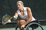 Esther Vergeer won haar achtste Australian Open en nam haar 404e consecuatieve wedstrijd op.
