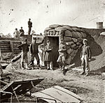 Fort Burnham, Virginia, das ehemalige konföderierte Fort Harrison. Bundeswehrsoldaten vor bombensicherem Hauptquartier