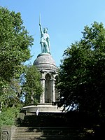Monumento nella foresta di Teutoburgo, Germania, commemora la vittoria del capo della guerra Arminio sulle legioni romane nel 9 d.C.