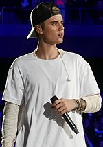 Justin Bieber, um cantor pop canadense