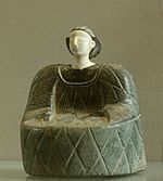 Kamenná ženská figurka, známá jako baktrijská princezna, z Baktrie, severně od Afghánistánu, asi před 4000 lety.