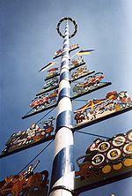 Gegužės medis, simbolizuojantis gegužės 1 d., Gegužės 1-ąją, Vokietijoje.
