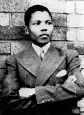 Mandela durante seus anos de juventude, c. 1937