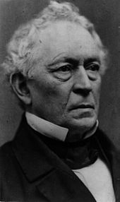 Edward Everett pidas kahetunnise kõne enne Lincolni paariminutilisi pühendavaid märkusi.