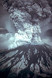 El Monte Saint Helens en erupción el 18 de mayo de 1980.  