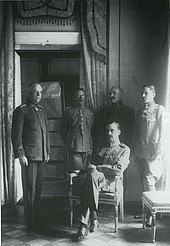 The Finnish Reichsverweser Gustaf Mannerheim (seated) with his adjutants, (from left) Lieutenant Colonel Lilius, Captain Kekoni, Lieutenant Gallen-Kallela, Ensign Rosenbröijer.