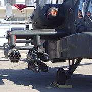 Misiles y cohetes en un AH-64