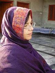 En pakistansk kvinna med dupatta