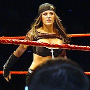 Ashley Massaro vinderen af Diva Search i 2005.  