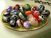 Oeufs célébrant Pâques, qui tombe parfois à la fin du mois de mars.