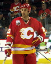 Eric Nystrom a fost ales de Flames în prima rundă de selecție în 2002.  