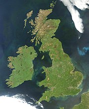 Ierland (links) en Groot-Brittannië (rechts) zijn eilanden in Noordwest-Europa.  