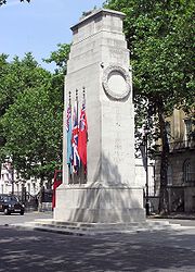 Lontoon Whitehallissa sijaitseva muistomerkki on tehty Portlandin kivestä.  