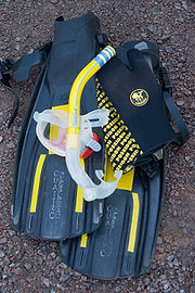 Équipement pour la plongée en apnée : masque de plongée, palmes et tuba