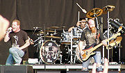 Evanescence fick stöd av det amerikanska hårdrocksbandet Stone Sour i Kanada.  