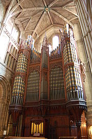 Orgelskåpet i tvärskeppet  