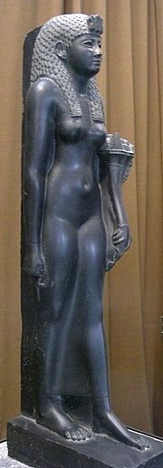 Kleopátra mint egyiptomi istennő szobra; bazalt, Kr. e. első század második fele. Ermitázs Múzeum, Szentpétervár