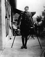 Hemingway herstelt van zijn wonden in Milaan, 1918  