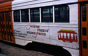 En trolley i Oak Park, Illinois, dekoreret til ære for Rogers og hans show  