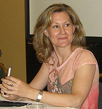 Veronica Taylor oli Ashin ääni kausilla 1-8.  