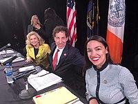 Ocasio-Cortez la o audiere în cadrul unei subcomisii cu reprezentanții Jamie Raskin și Carolyn Maloney în 2019  