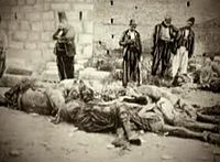 Lichaam van Armeniërs afgeslacht tijdens het bloedbad van Adana.  