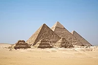 Alle zes piramides van de Necropolis van Gizeh