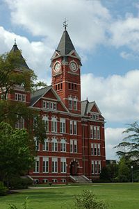 Samford Hall, no campus da Universidade de Auburn.