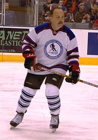 Bryan Trottier, admitido en 1997.  
