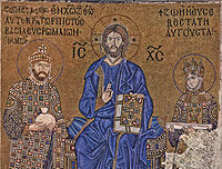 Mozaika z 11. století v Hagia Sofia. Vlevo Konstantin IX. "Císař věrný Kristu Bohu, král Římanů".  