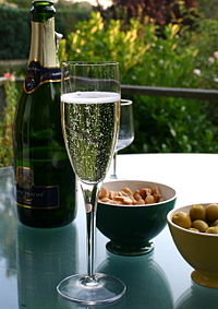 Champagne och champagneflaska  