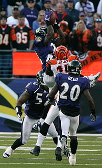 Reed (20) spelend voor de Ravens tegen de Cincinnati Bengals.  