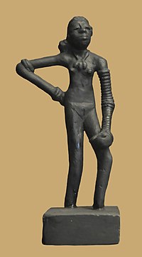 "Tanssiva tyttö" -esine löydettiin Mohenjo-darosta.