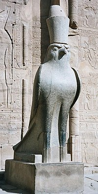 Statue af Horus i Egypten  