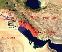 Karta som visar det elamitiska rikets område (i rött) och närliggande områden. Den ungefärliga bronsåldersutvidgningen av Persiska viken visas.  