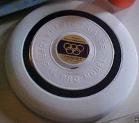 "Wham-O Professional Frisbee" skraidantis diskas.