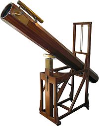 Replica del telescopio con cui Herschel scoprì Urano nel William Herschel Museum, Bath
