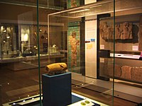 Cyrus-cylinderen udstillet i rum 52 på British Museum. Den anses ofte for at være det første skriftlige eksempel på menneskerettigheder i verden.  