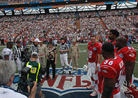El lanzamiento de la moneda durante la Pro Bowl 2006.  
