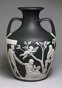 ポートランド花瓶のレプリカ 1790年頃 ジョサイア・ウェッジウッド・アンド・サンズ社製V&Aミュージアム