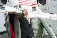 Reagan neemt afscheid van Marine One kort nadat George H. W. Bush president werd ingehuldigd, januari 1989.