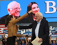 Sanders en vertegenwoordiger Alexandria Ocasio-Cortez tijdens een campagnetreffen in Council Bluffs, Iowa, november 2019.  