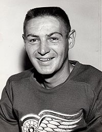 Terry Sawchuk, voittaja vuonna 1951  