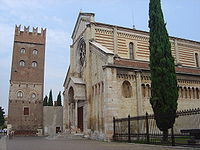 La iglesia de San Zeno donde, según la tradición, se casaron en secreto Romeo y Julieta.  