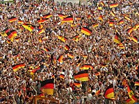 Nemeckí fanúšikovia počas Majstrovstiev sveta vo futbale 2006.