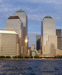 American Express Tower (korkein, vasemmalla) New Yorkissa.  
