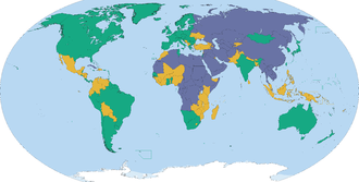 Deze kaart toont de bevindingen van het onderzoek Freedom House's Freedom in the World 2016. Het onderzoek rapporteert hoeveel vrijheid landen hadden. Dat landen dezelfde kleur hebben, betekent niet dat ze precies hetzelfde zijn.   Vrij (86) Deels vrij (59) Niet vrij (50)  